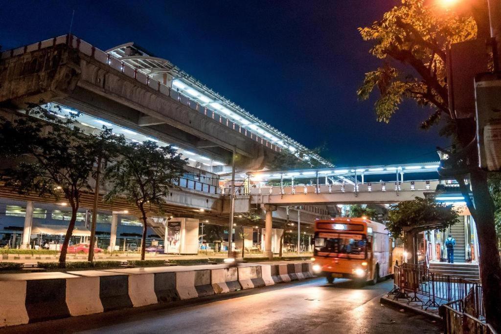 Kamin Bird Hostel Bangkok Eksteriør bilde